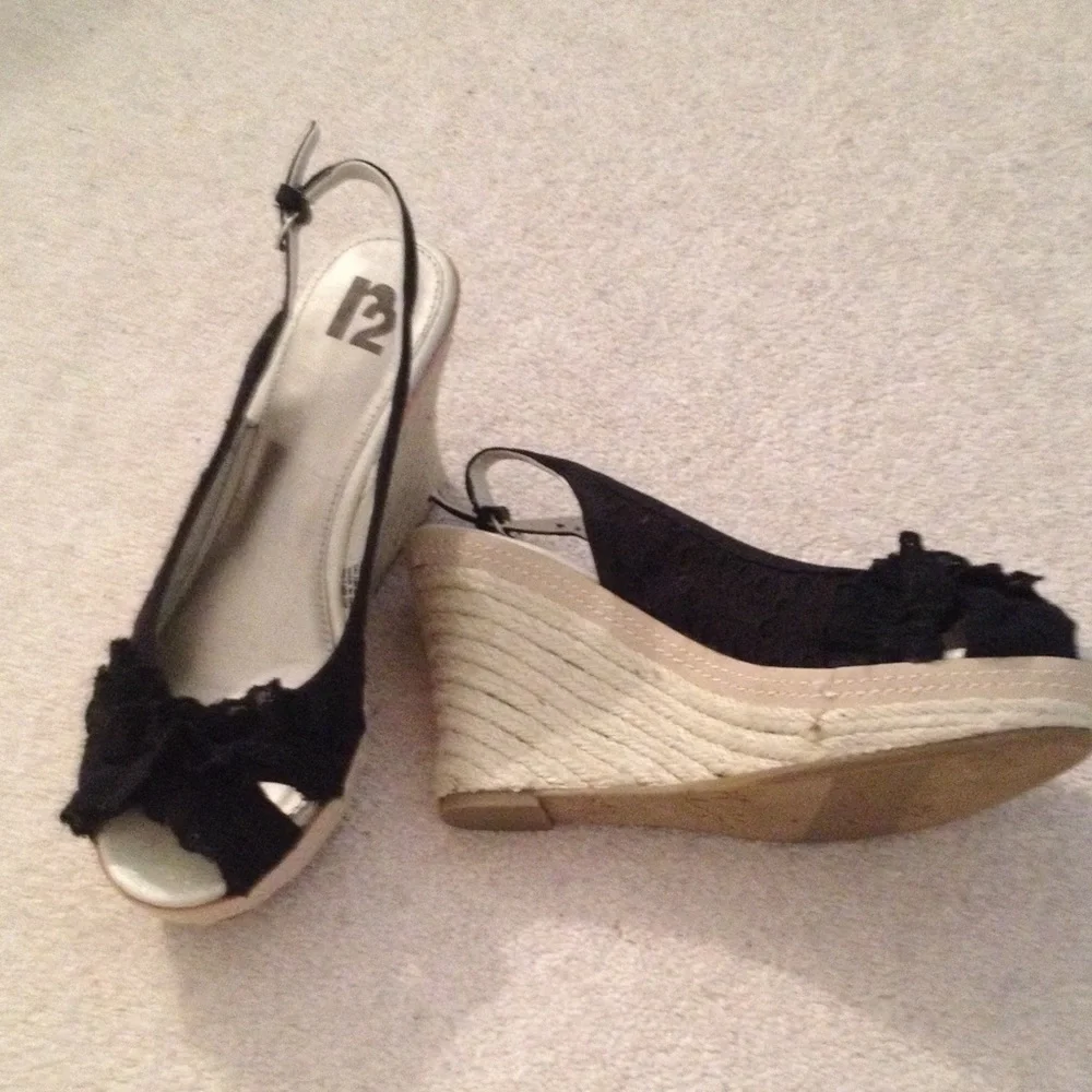 Never worn R2 black espadrille wedges!